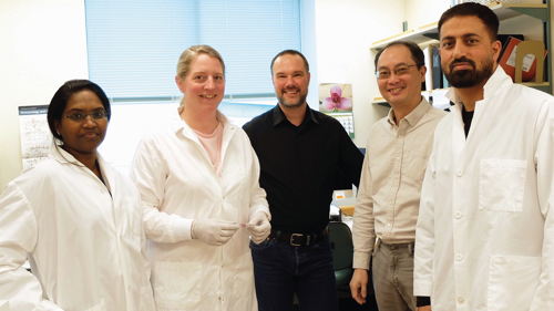 0525-107-Online-Proteomics-Pinpoints-Drug-Target-in-Rare-Pediatric-Tumor_Group-Photo.png