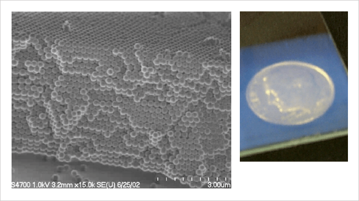 Fig 1. Field-emission SEM image of ordered film of silica spheres