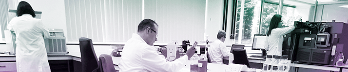 0714-402-lab-shot